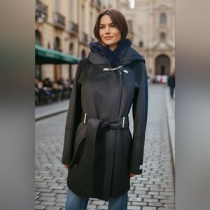 Calvin Klein Black Trench Coat with Fur Collar XSP Winter